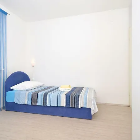 アパート Pavka Apartman