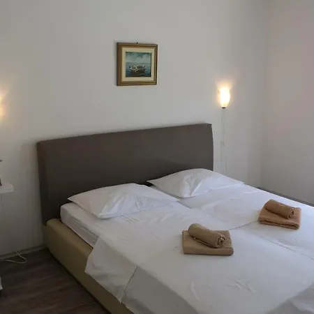 アパート Pavka Apartman スプリト